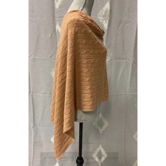Claudia Nichole 100% Cashmere Cable Knit Poncho Wrap Topper Camel Tan One Size - Picture 3 of 7